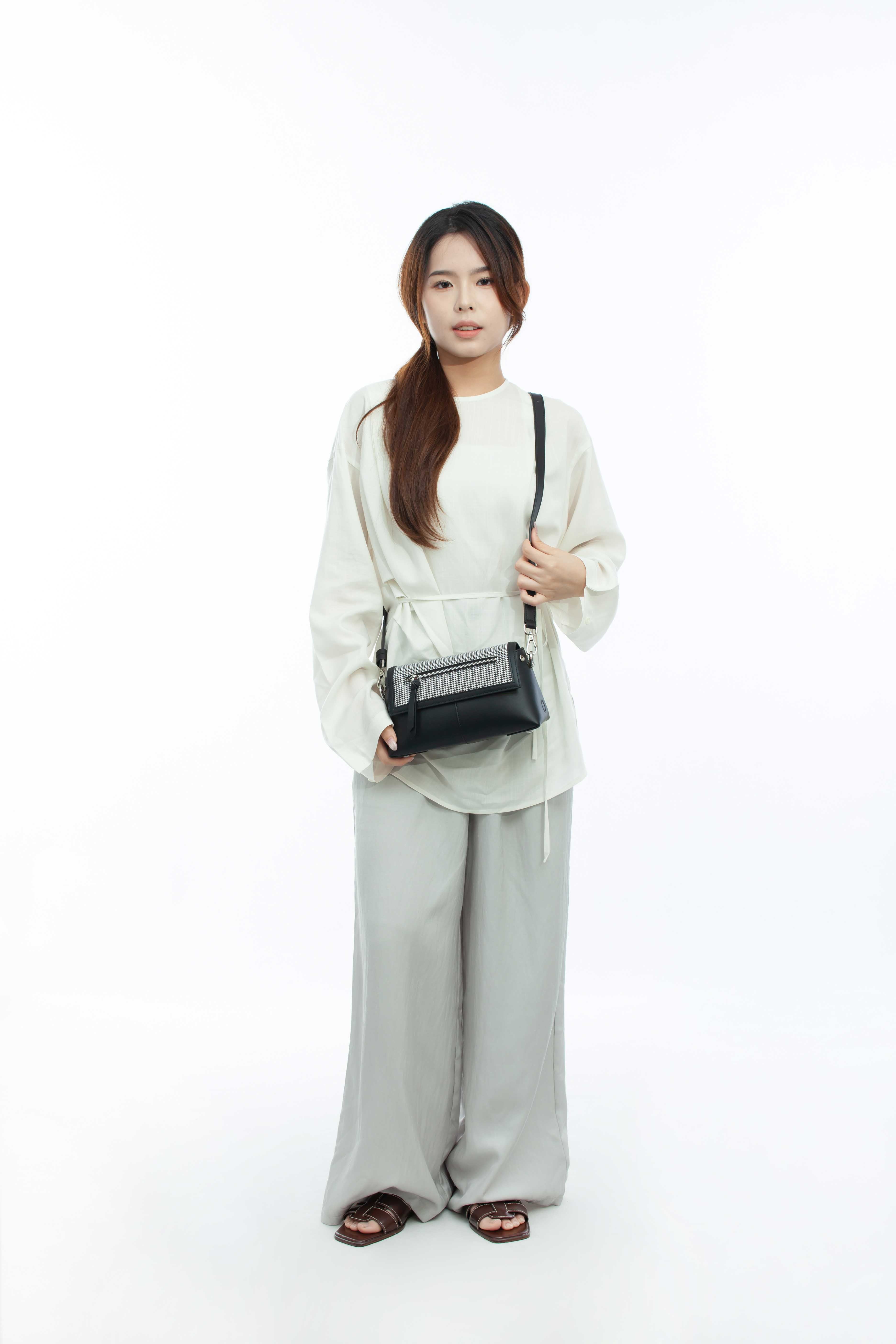 JUVIE-BLACK