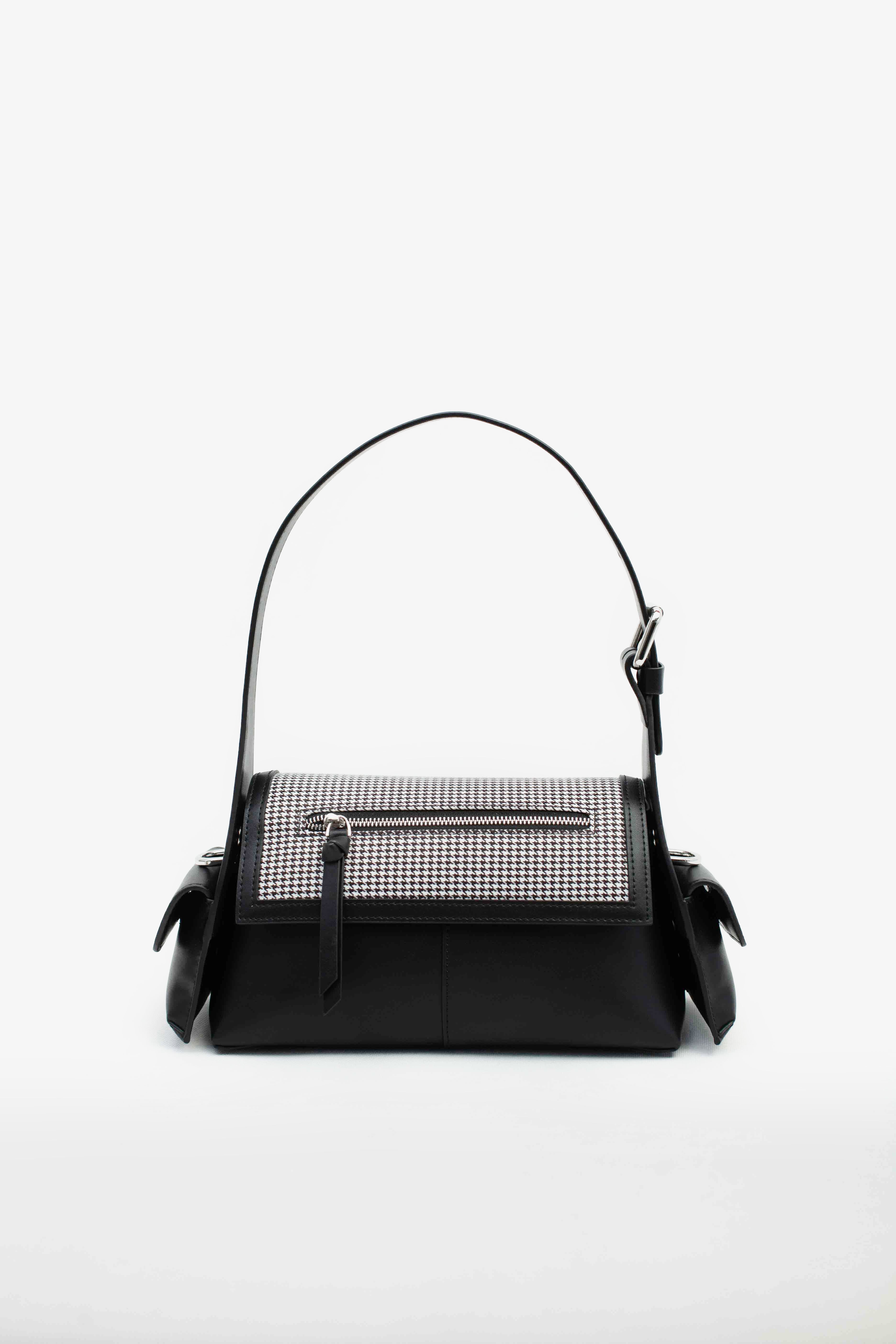JUVIE-BLACK