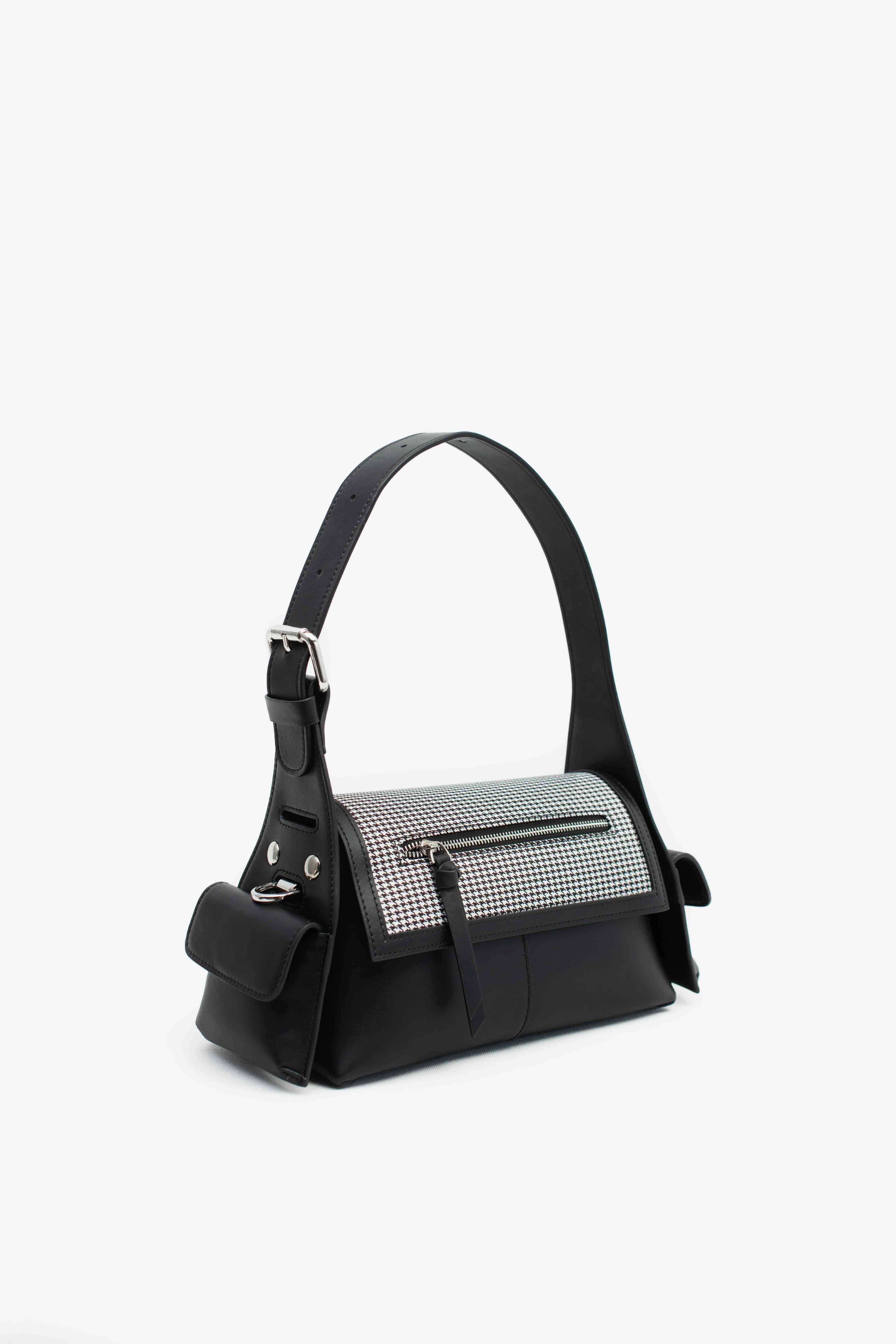 JUVIE-BLACK