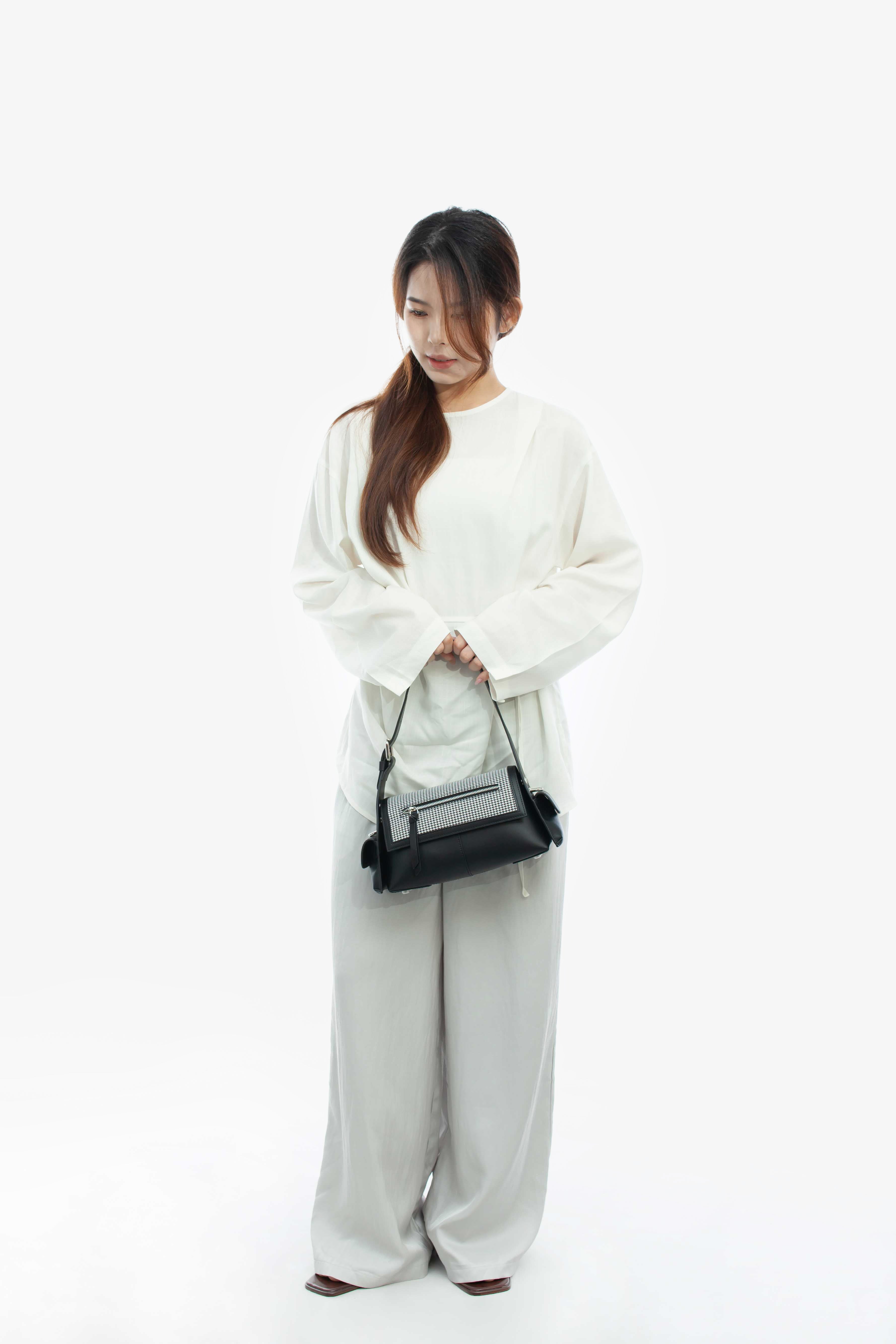 JUVIE-BLACK 1.0